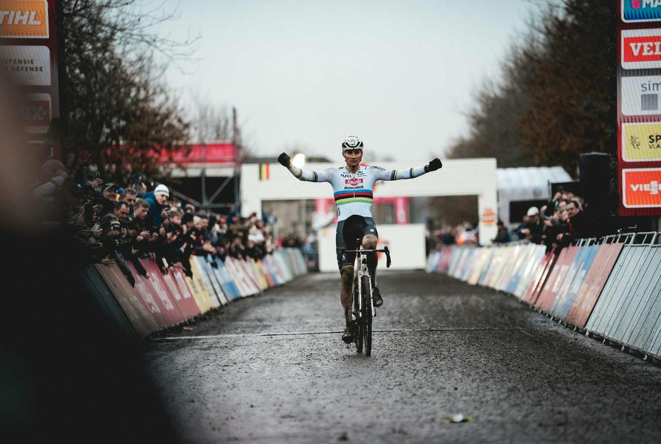 Van der Poel ook in Gavere de beste