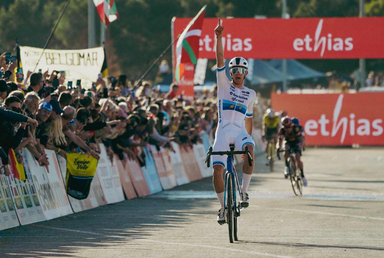 Nys s'élance vers la victoire à Benidorm